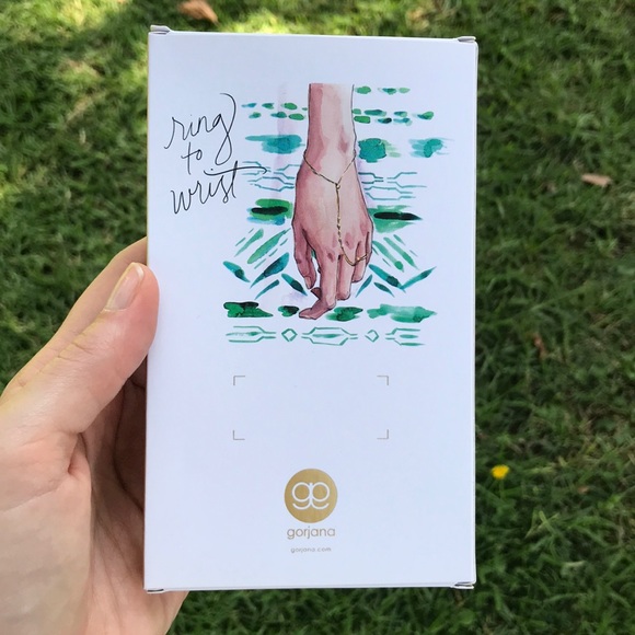 ⭐️Ring to wirst by Gorjana - Picture 3 of 5